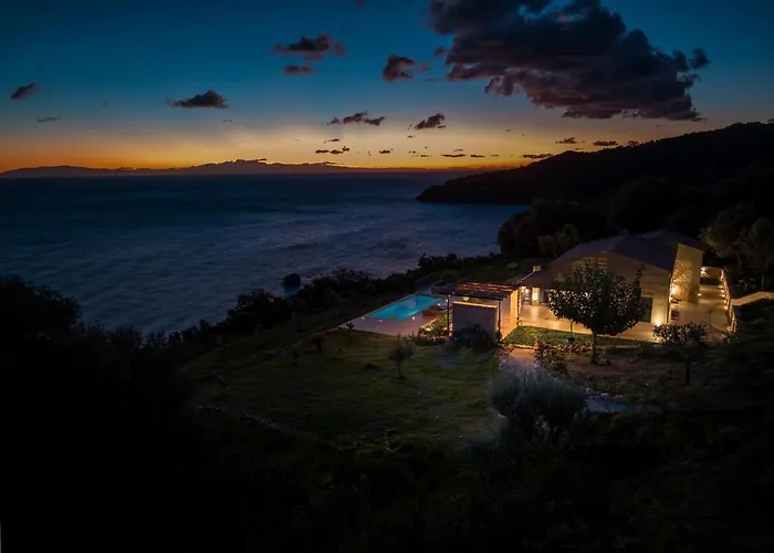 Ktima Agrapidos - Grandpa Villa Poros (Kefalonia)